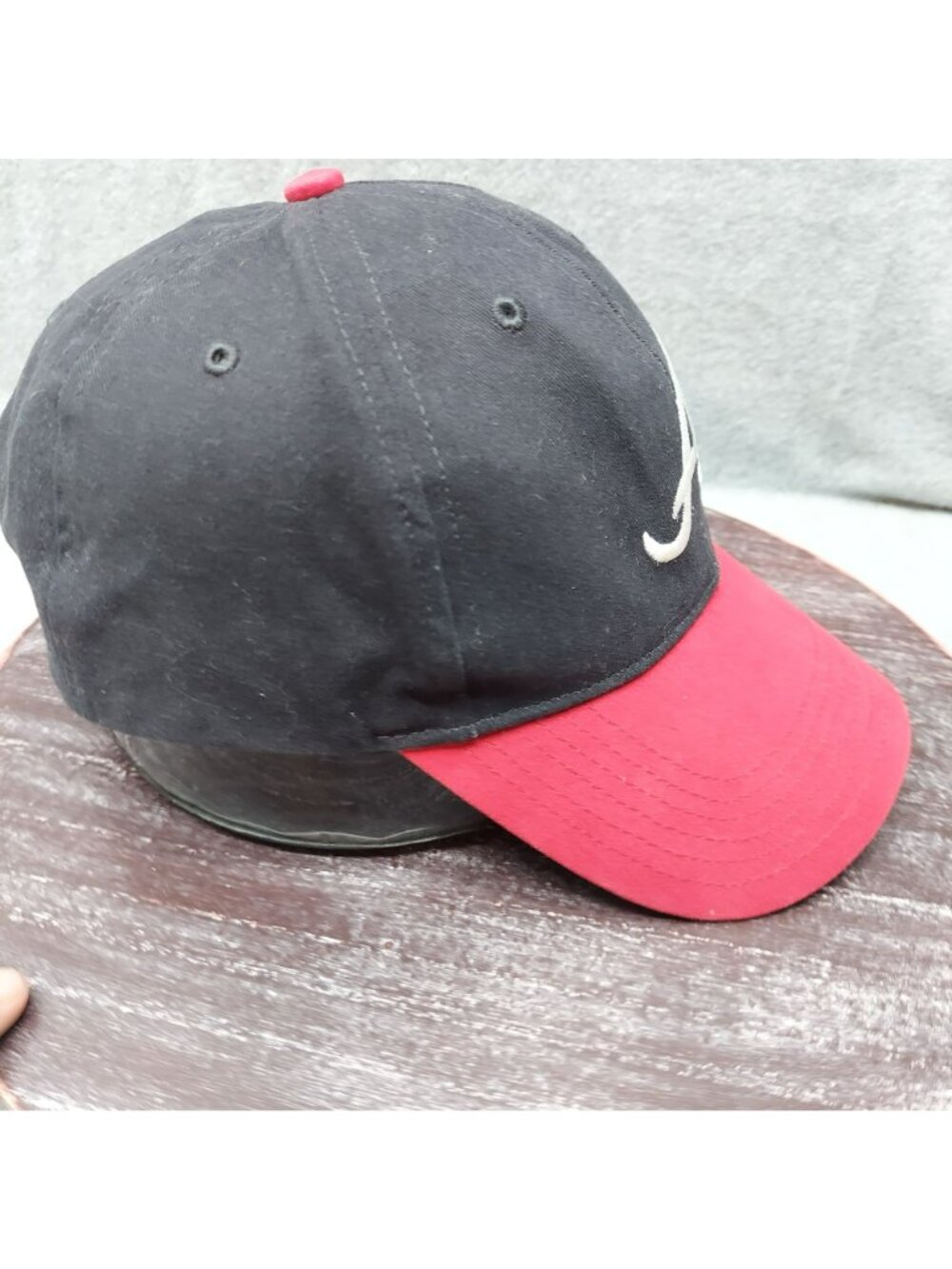 Atlanta Braves Red & Black Adjustable Baseball Cap With Embroidered "A" Logo - Picture 7 of 10